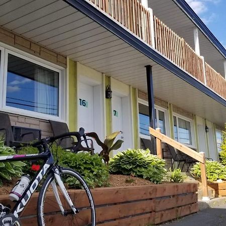 Auberge Happy Logis Lac-Etchemin Экстерьер фото