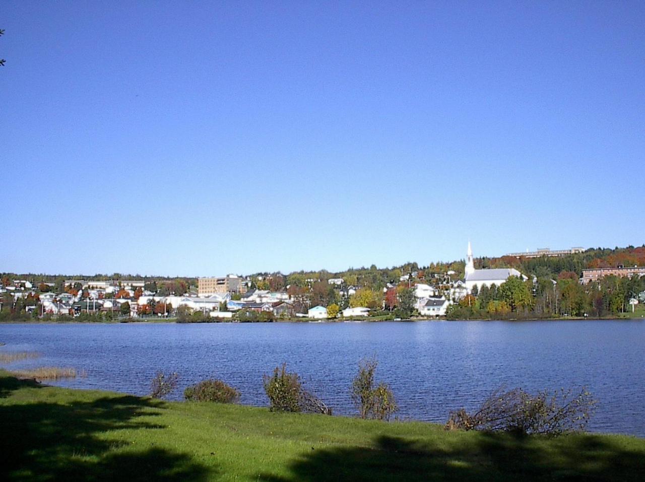Auberge Happy Logis Lac-Etchemin Экстерьер фото